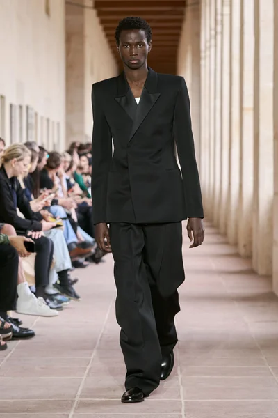Look 48